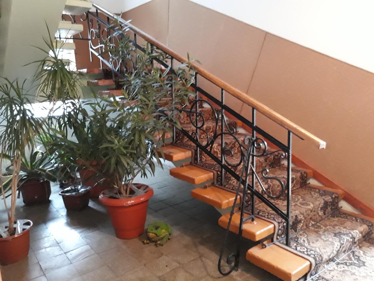 Сонячна Hotel ตรุสคาเวตส์ ภายนอก รูปภาพ