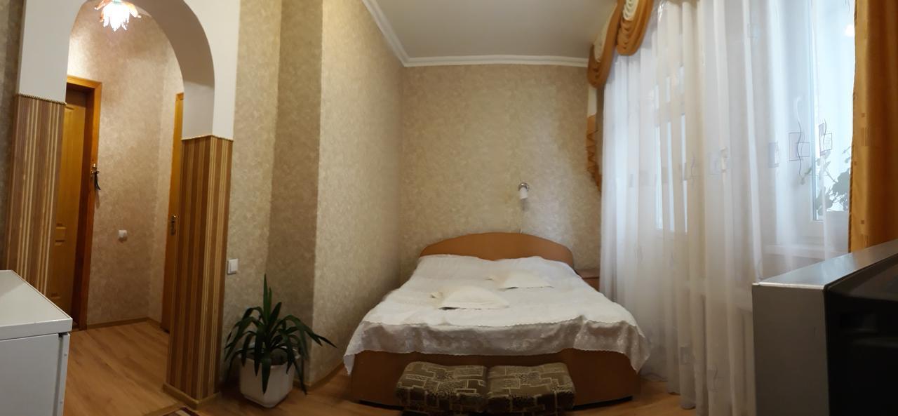 Сонячна Hotel ตรุสคาเวตส์ ภายนอก รูปภาพ