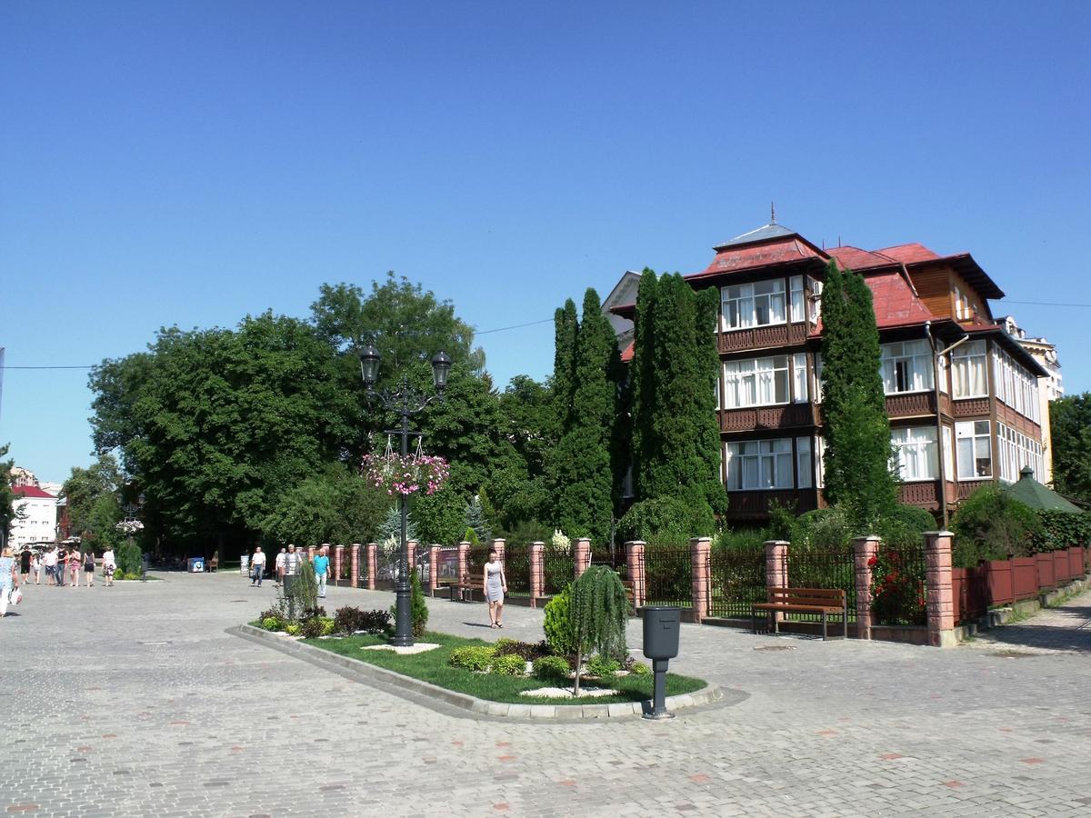 Сонячна Hotel ตรุสคาเวตส์ ภายนอก รูปภาพ