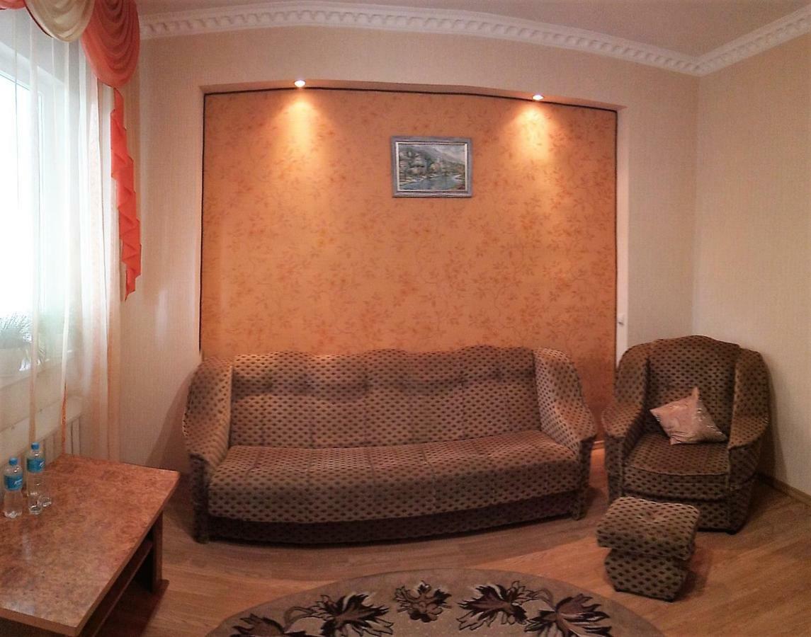Сонячна Hotel ตรุสคาเวตส์ ภายนอก รูปภาพ