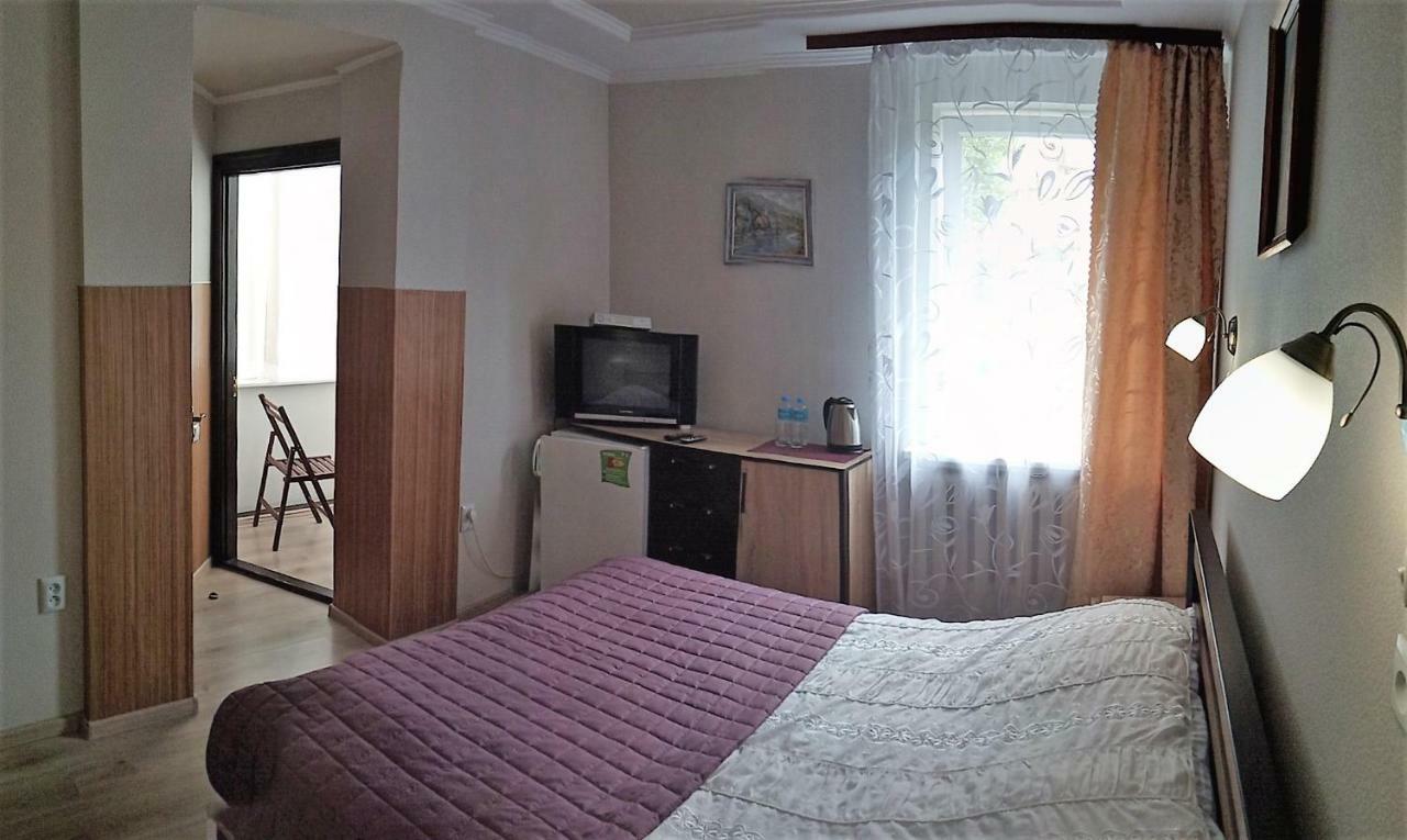 Сонячна Hotel ตรุสคาเวตส์ ภายนอก รูปภาพ